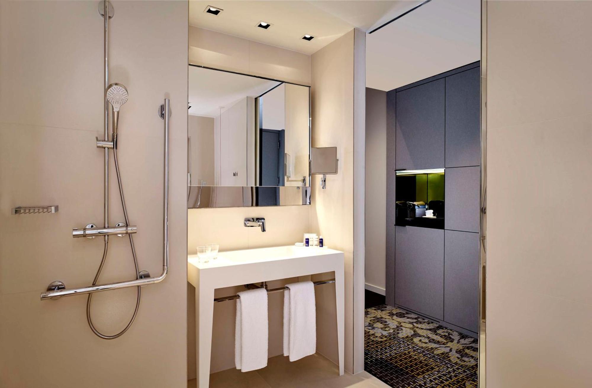 Park Plaza Victoria 4* Amsterdam