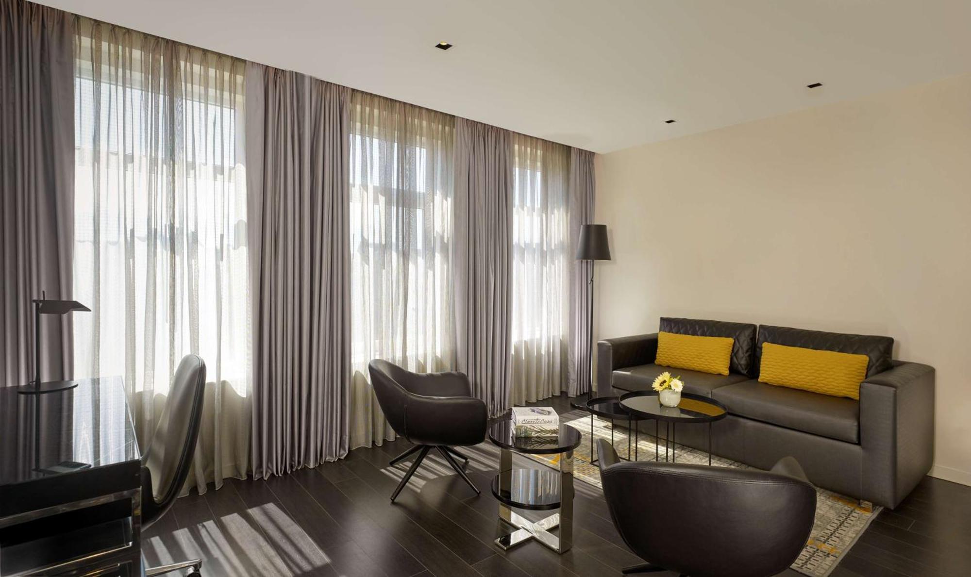 Park Plaza Victoria Hotel