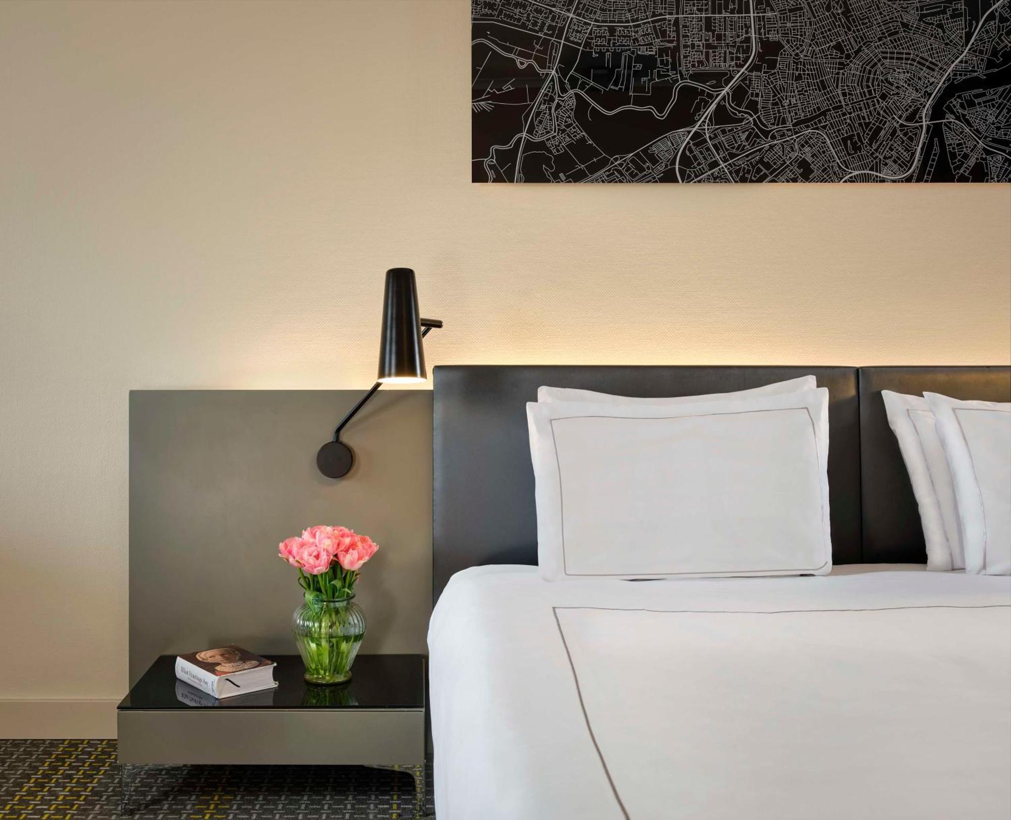 Park Plaza Victoria 4*